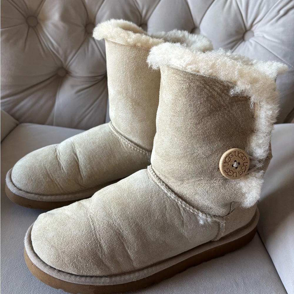 UGG Bailey Button Boots COZY! 🐻‍❄️ ❄️💗